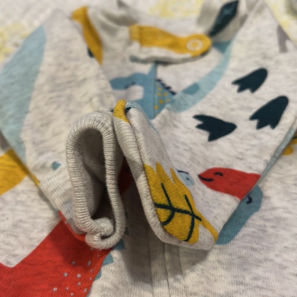 3 preemie outfits,Carters, dinosaurs, baby elephants, & giraffe - cute fabric👼 - Picture 10 of 13